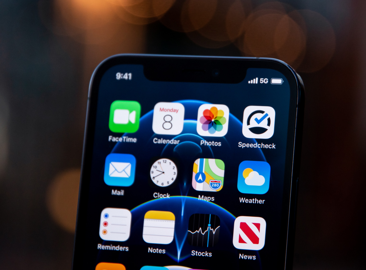 娄烦苹果手机维修分享为什么 iPhone 12 在冬季会自动关机 